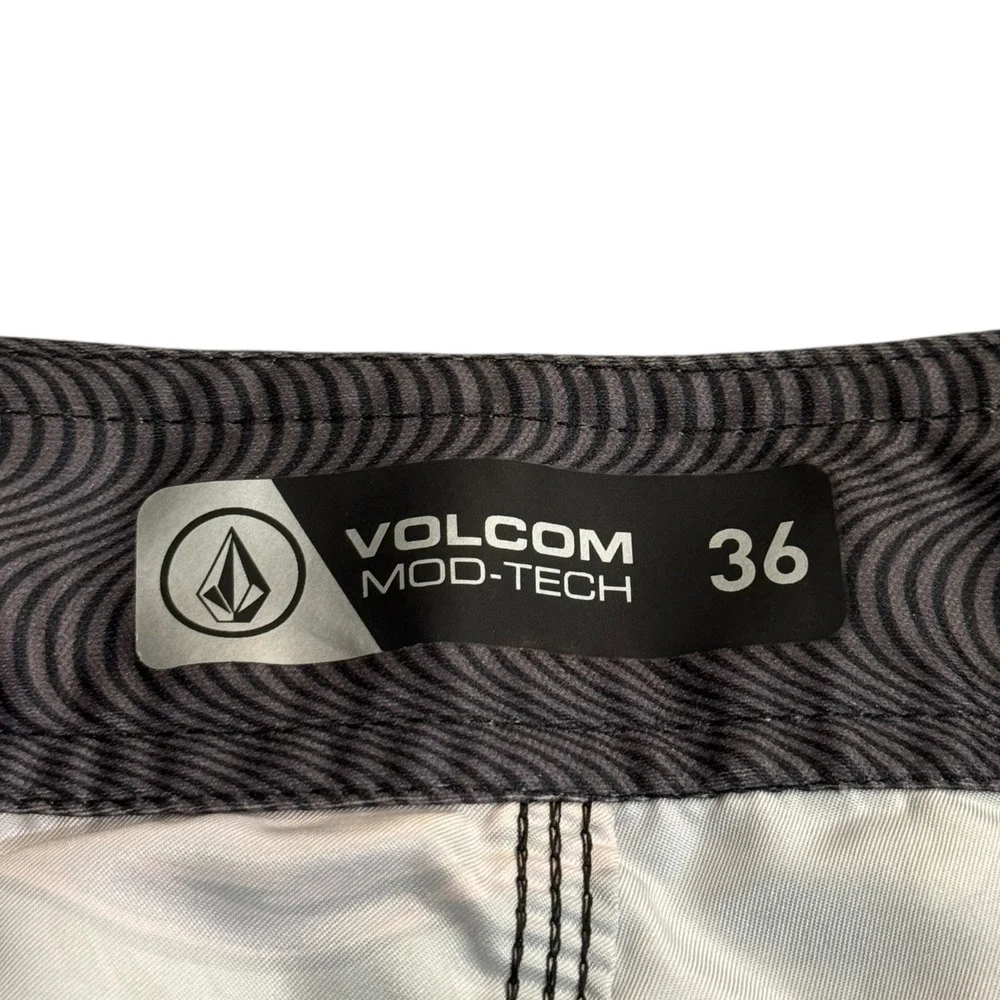 NWT Volcom Mod Polydactyl Boardshorts